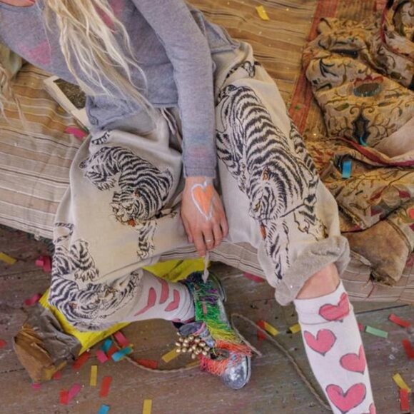 Magnolia Pearl Cali Aged Sweat Pants - Picture 1 of 4